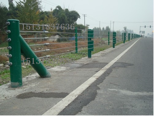 公路纜索護(hù)欄